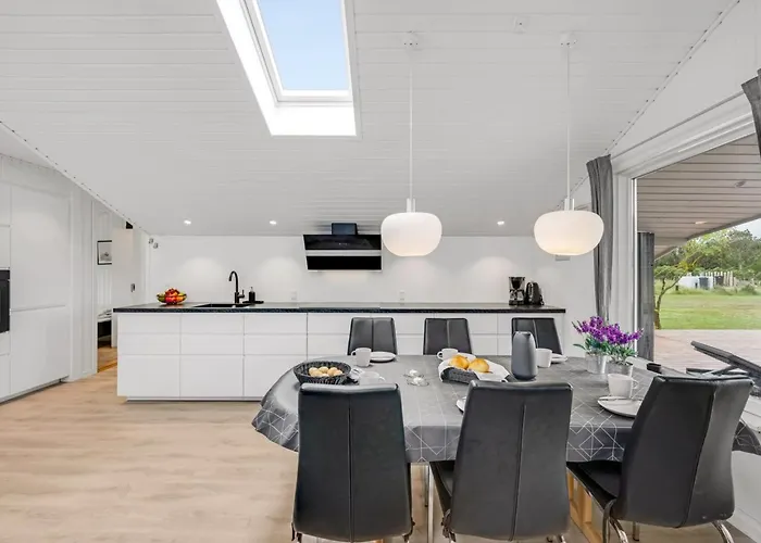 Kari - 900m From The Sea By Interhome